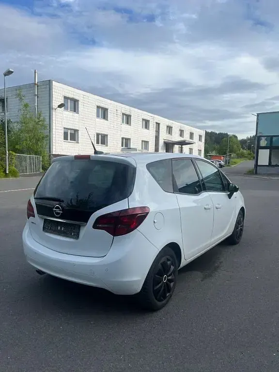Gebraucht Opel Meriva 140 PS (102 kW) 2013 Weiß Van / Kleinbus