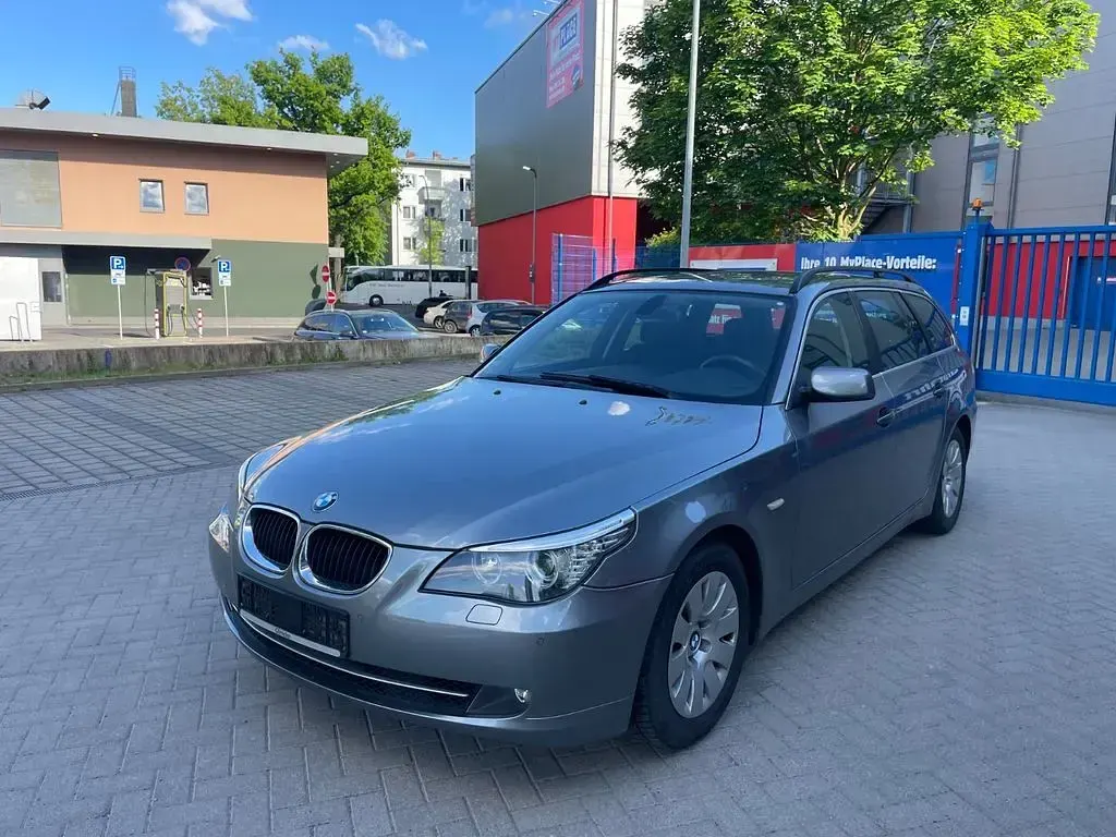 Second-hand BMW 520 Sport Line 177 CP (130 kW) 2008 Gri Break