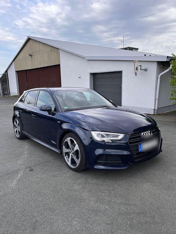 Blau Gebraucht 2016 Audi A3 Ambiente Kombi | 20.000 € (Etwas zu teuer) - Bild 1/4