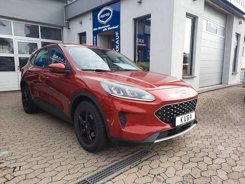 Rot Gebraucht 2021 Ford Kuga Trend SUV | 16.750 € (Superpreis) - Bild 1/4