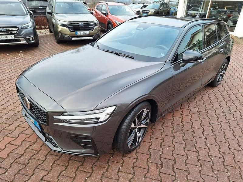 Gebraucht Volvo V60 Plus 197 PS (144 kW) 2023 Particular grey Kombi