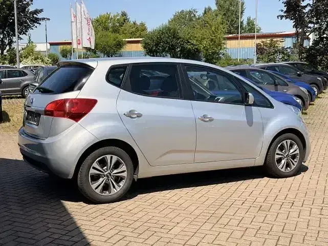 Gebraucht Kia Venga DREAM-TEAM Edition 125 PS (91 kW) 2017 Silber Kleinwagen
