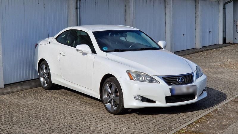 Gebraucht Lexus IS250 208 PS (152 kW) 2010 Weiß Cabrio