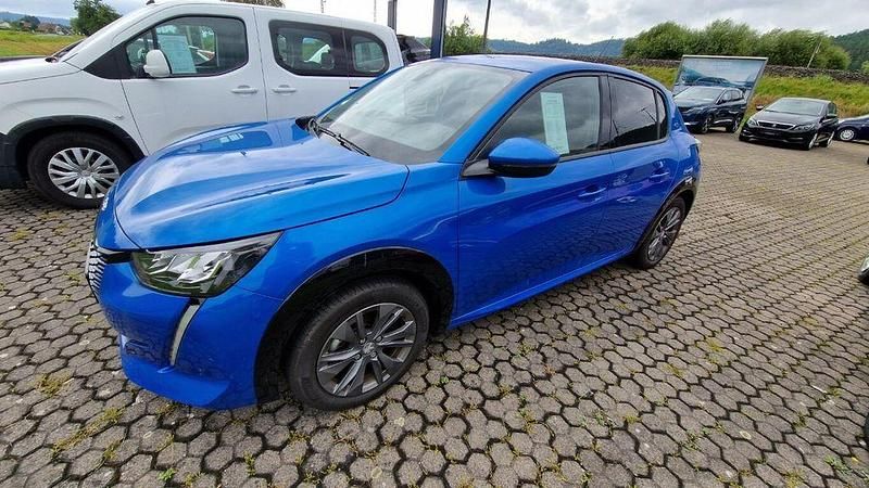 Vertigo blau metallic (metallic) Gebraucht 2020 Peugeot e-208 Allure Kleinwagen | 15.975 € (Fairer Preis) - Bild 1/3