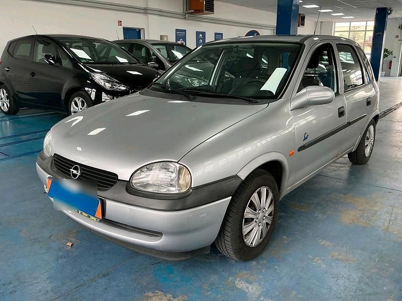 Gebraucht Opel Corsa 60 PS (44 kW) 1998 Silber Kleinwagen