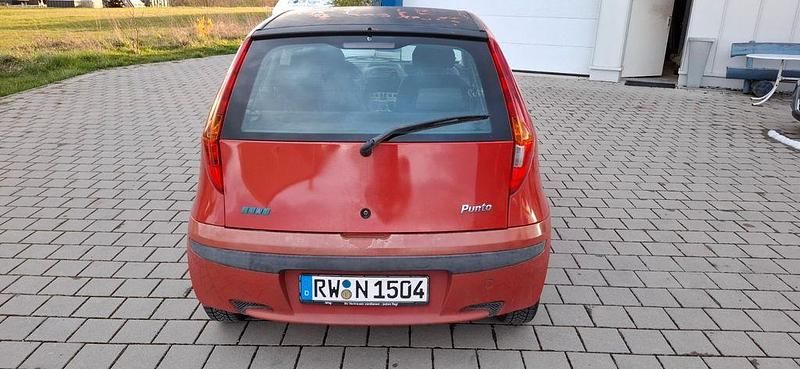 Gebraucht Fiat Punto 60 PS (44 kW) 2002 Rot Kleinwagen