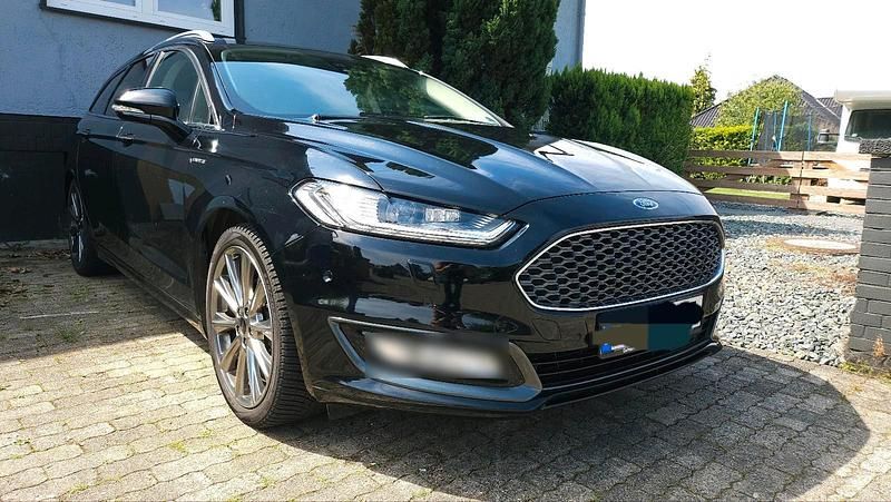 Schwarz Gebraucht 2018 Ford Mondeo Vignale Kombi | 18.890 € (Teuer) - Bild 1/4