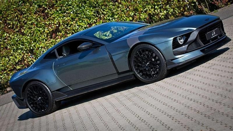Gebraucht Aston Martin Valour 715 PS (525 kW) 2024 Stirling silber Coupé