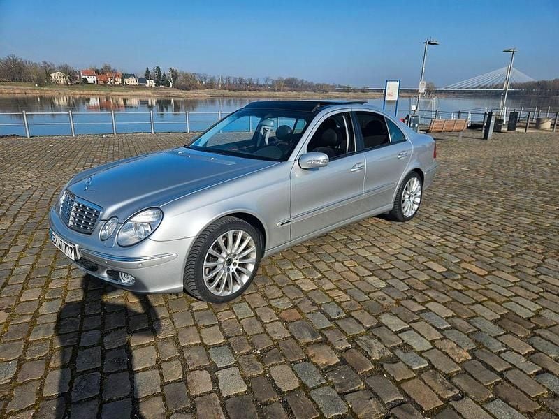 Gebraucht Mercedes E500 Elegance 306 PS (225 kW) 2004 Silber Limousine