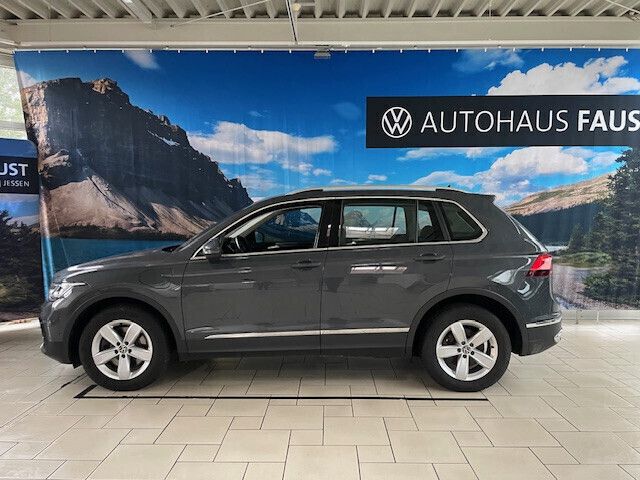 Gebraucht VW Tiguan Elegance 245 PS (180 kW) 2021 Andere farbe SUV