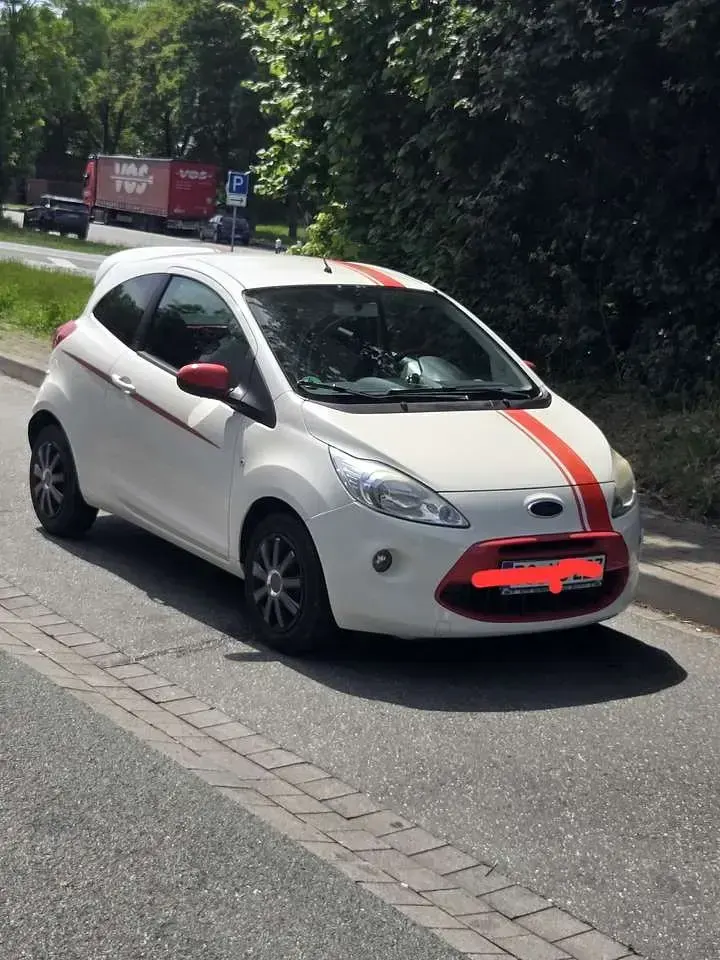 Gebraucht Ford Ka Titanium 69 PS (50 kW) 2011 Kleinwagen