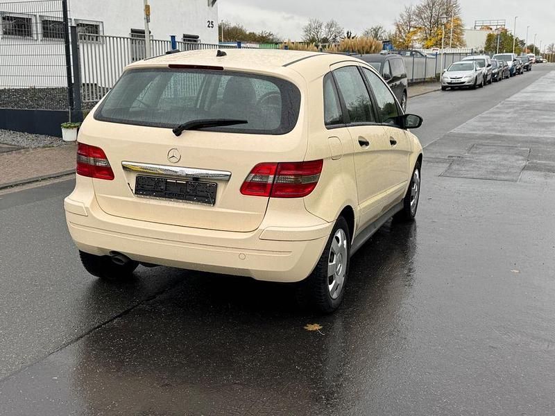 Gebraucht Mercedes B180 109 PS (80 kW) 2007 Beige Van / Kleinbus