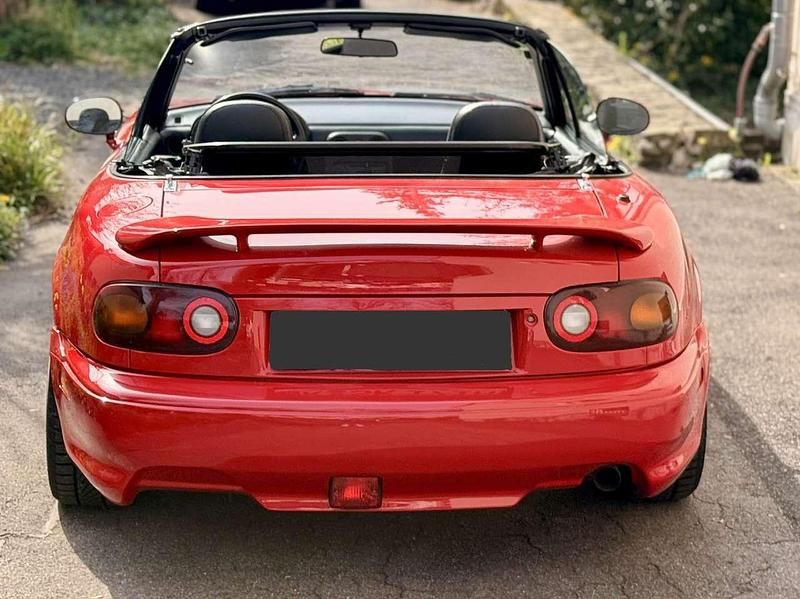 Używany Mazda MX5 116 KM (85 kW) 1993 Czerwony Kabriolet