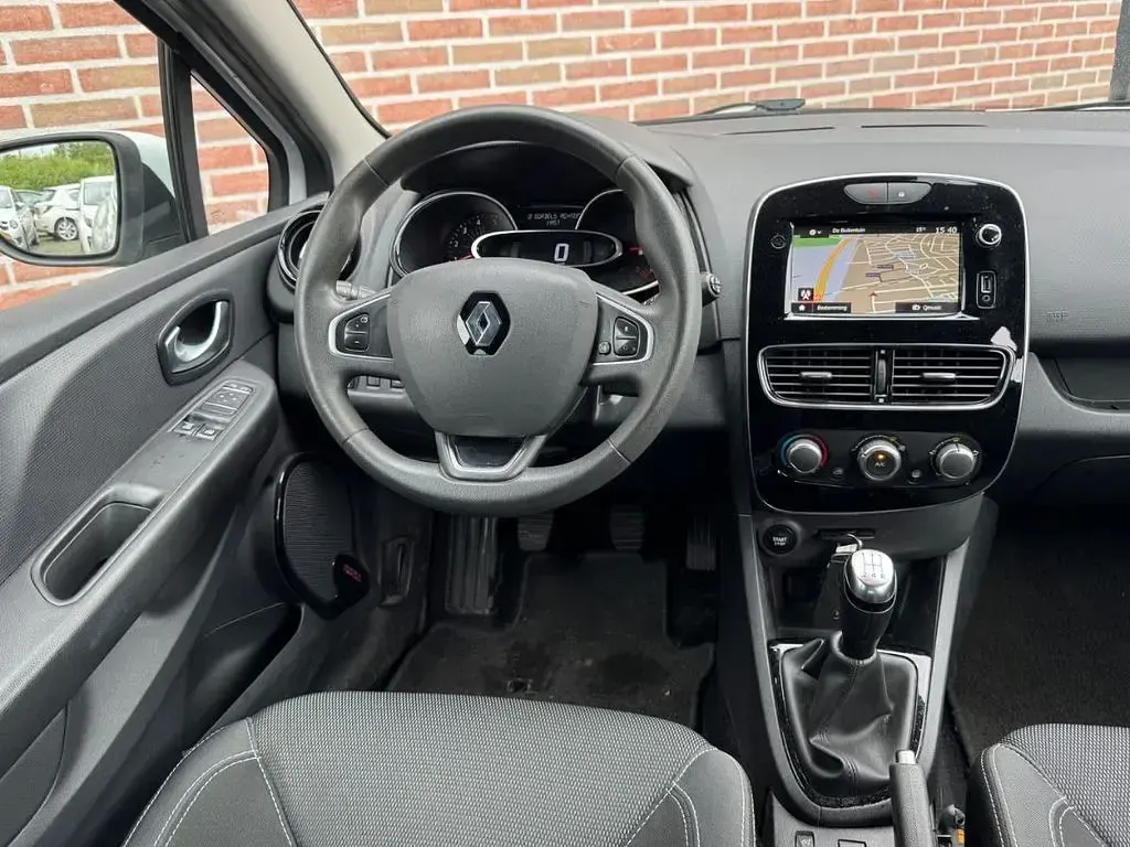 Gebraucht Renault Clio IV Zen 88 PS (64 kW) 2018 Weiß Limousine