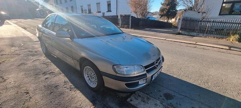 Gebraucht Opel Omega 136 PS (100 kW) 1996 Gelb Limousine