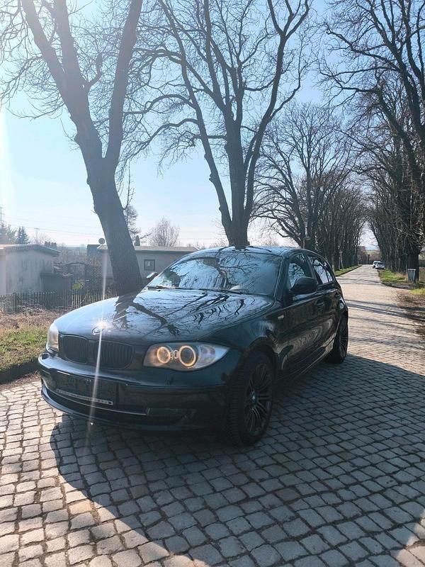 Gebraucht BMW 118 143 PS (105 kW) 2011 Schwarz Kleinwagen