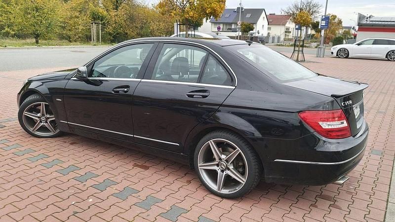 Gebraucht Mercedes C350 306 PS (225 kW) 2011 Schwarz Limousine