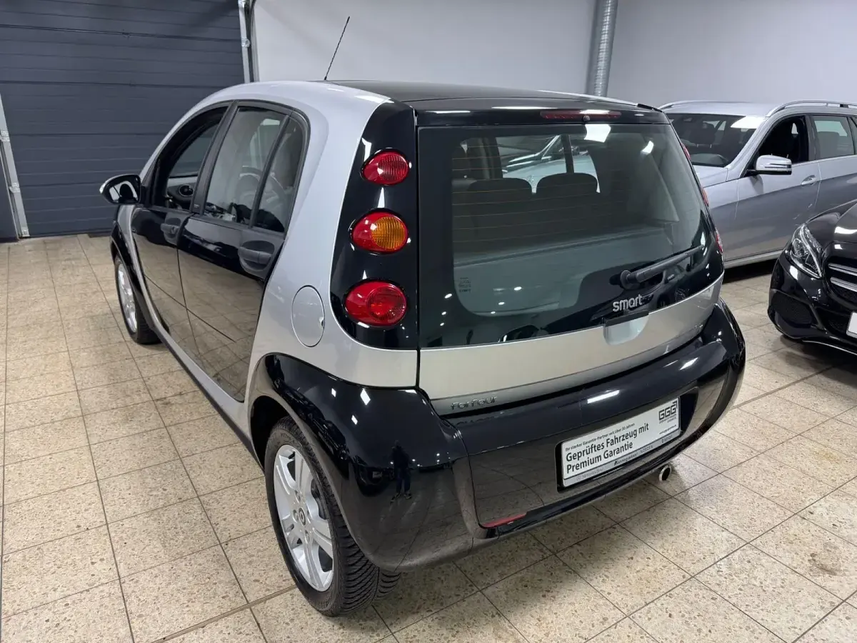 Gebraucht Smart ForFour Basis 75 PS (55 kW) 2006 Schwarz Kleinwagen