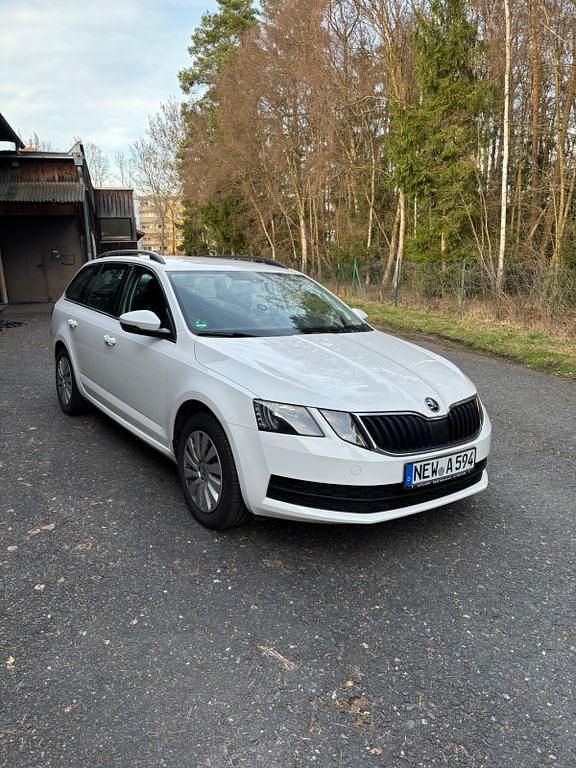 Gebraucht Skoda Octavia Active 116 PS (85 kW) 2019 Weiß Kombi