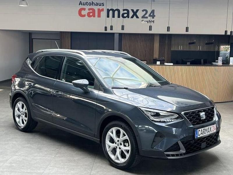 Grau Gebraucht 2024 Seat Arona FR SUV | 20.940 € (Fairer Preis) - Bild 1/4