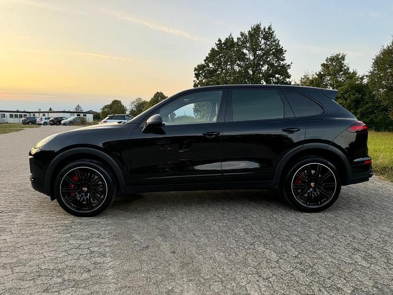 Gebraucht Porsche Cayenne Turbo 520 PS (382 kW) 2016 Schwarz SUV