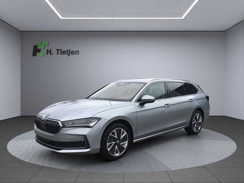 Andere farbe Gebraucht 2024 Skoda Superb Selection Kombi | 42.790 € - Bild 1/4
