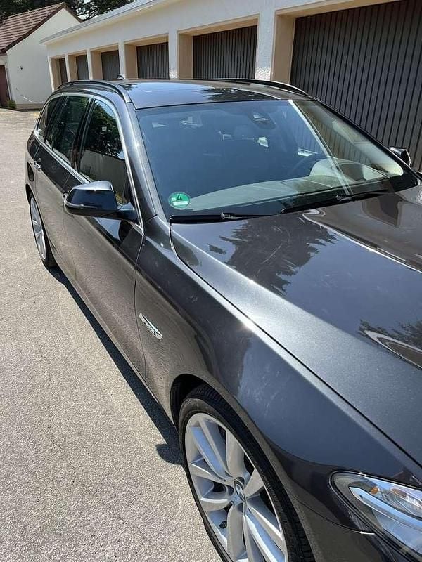 Gebraucht 2016 BMW 530 Luxury Line Kombi | 23.500 € (Guter Preis) - Bild 1/4