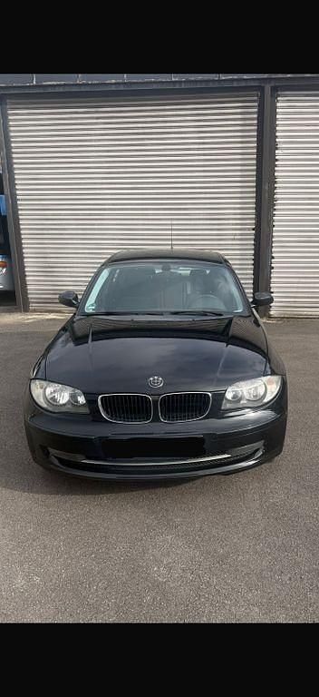 Gebraucht BMW 116 122 PS (89 kW) 2008 Schwarz Kleinwagen