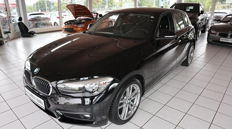 Schwarz Gebraucht 2018 BMW 118 Advantage Kleinwagen | 14.910 € (Fairer Preis) - Bild 1/4