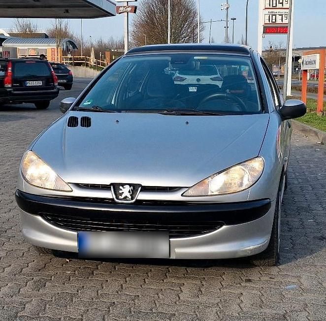 Gebraucht Peugeot 206 75 PS (55 kW) 2000 Silber Limousine