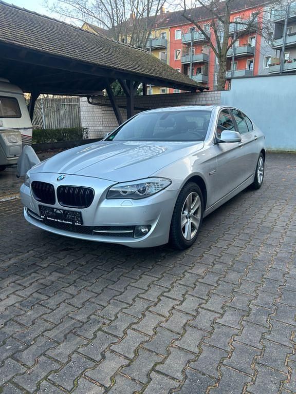 Gebraucht BMW 528 245 PS (180 kW) 2012 Silber Limousine