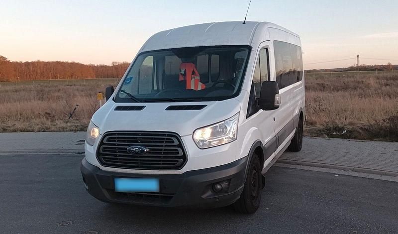 Second-hand Ford Transit 131 CP (96 kW) 2018 Alb Monovolum