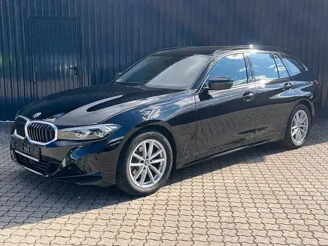 Gebraucht BMW 318 Shadowline 150 PS (110 kW) 2024 Schwarz Kombi