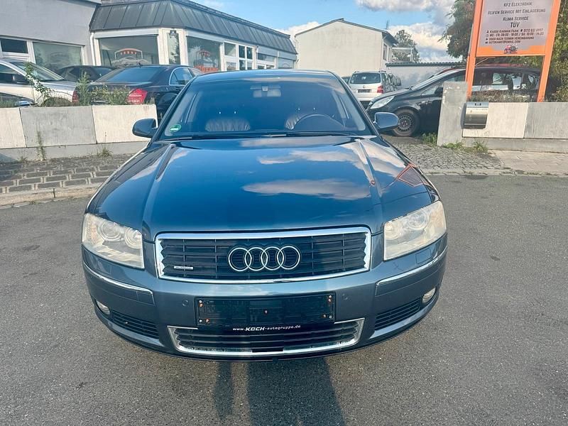 Blau Gebraucht 2004 Audi A8 Limousine | 3.900 € (Superpreis) - Bild 1/4
