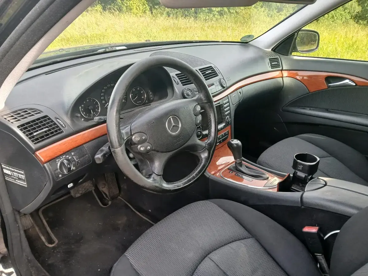Gebraucht Mercedes E280 190 PS (139 kW) 2006 Schwarz Kombi