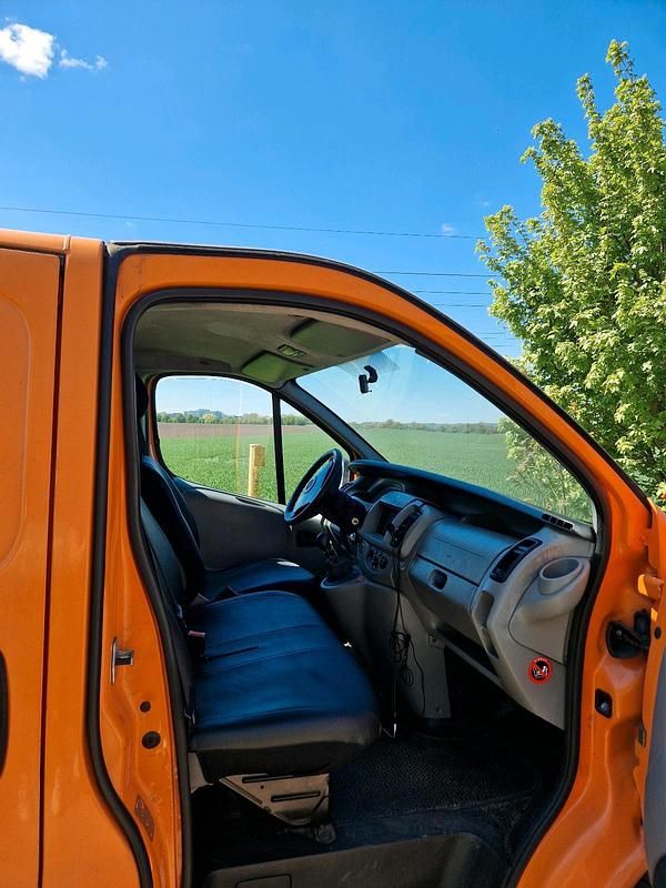 Gebraucht Opel Vivaro 135 PS (99 kW) 2006 Orange Van / Kleinbus