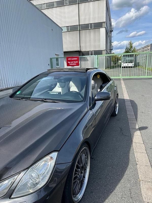 Gebraucht Mercedes E350 AMG 292 PS (214 kW) 2009 Grau Coupé