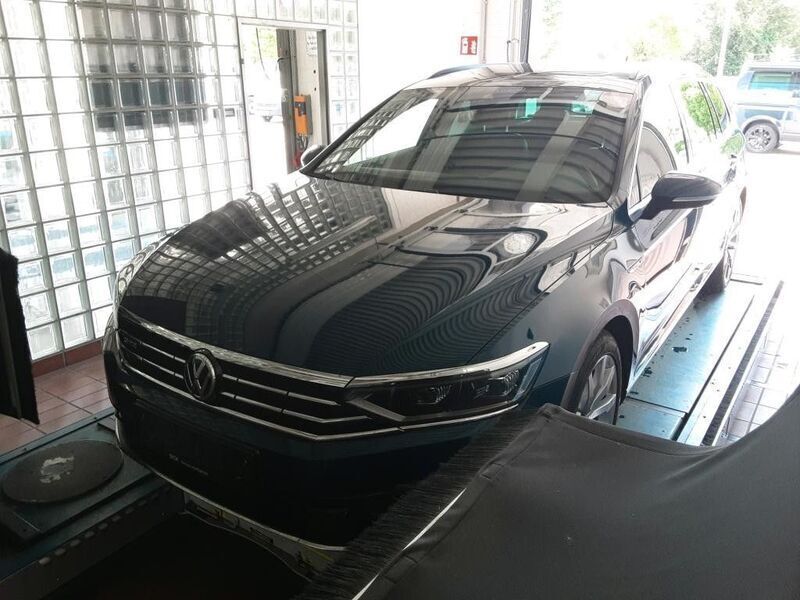 Blau Gebraucht 2020 VW Passat GTE Kombi | 16.900 € (Fairer Preis) - Bild 1/4
