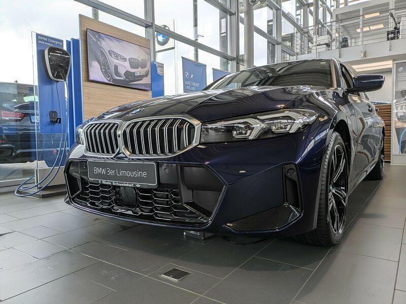 Blau Neu 2025 BMW 330e M Sport Limousine | 55.799 € (Superpreis) - Bild 1/4