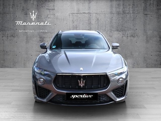 Grau Gebraucht 2018 Maserati Levante SUV | 44.111 € (Etwas zu teuer) - Bild 1/4