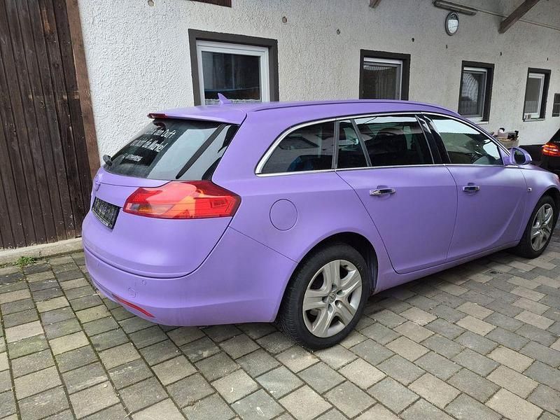 Gebraucht Opel Insignia Edition 140 PS (102 kW) 2009 Violet Kombi