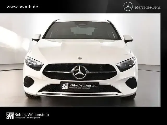 Gebraucht Mercedes A200 Progressive 150 PS (110 kW) 2026 Weiß Limousine