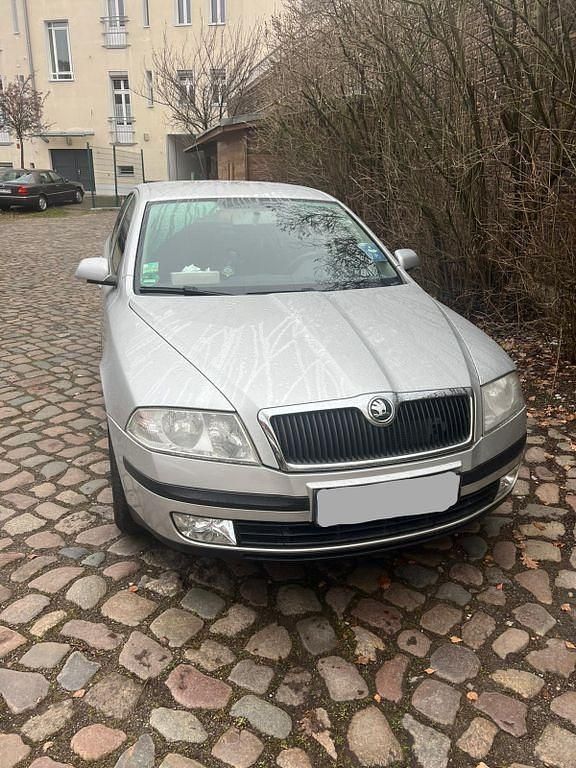 Silber Gebraucht 2007 Skoda Octavia Ambiente Limousine | 3.100 € (Fairer Preis) - Bild 1/4