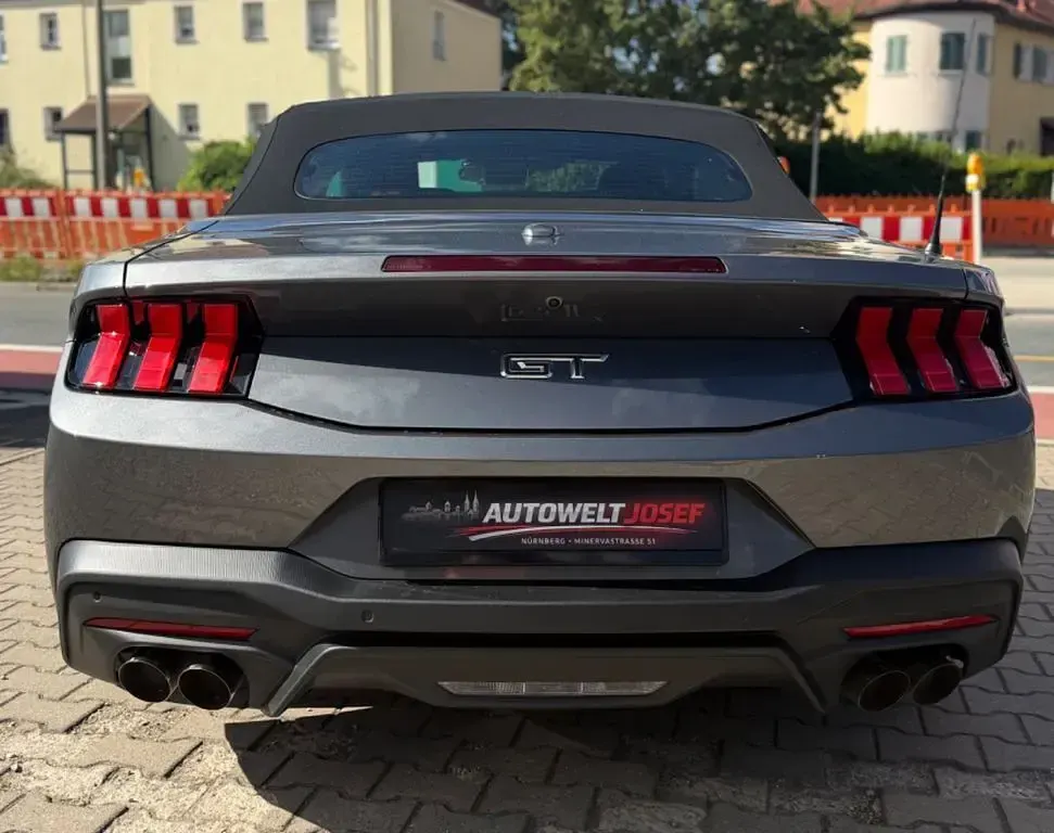 Gebraucht Ford Mustang Convertible 446 PS (328 kW) 2024 Grau Cabrio