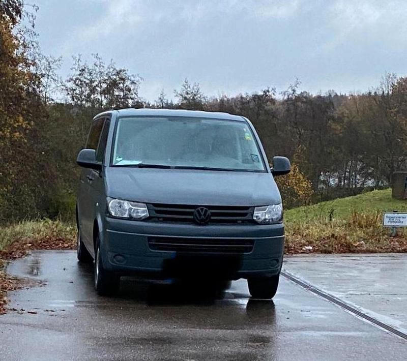 Gebraucht VW T5 102 PS (75 kW) 2013 Grau Van