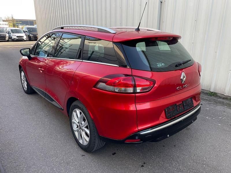 Gebraucht Renault Clio IV Intens 90 PS (66 kW) 2018 Rot Limousine
