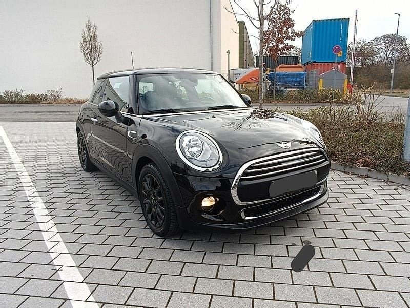 Used Mini Cooper 102 HP (75 kW) 2017 Black Hatchback