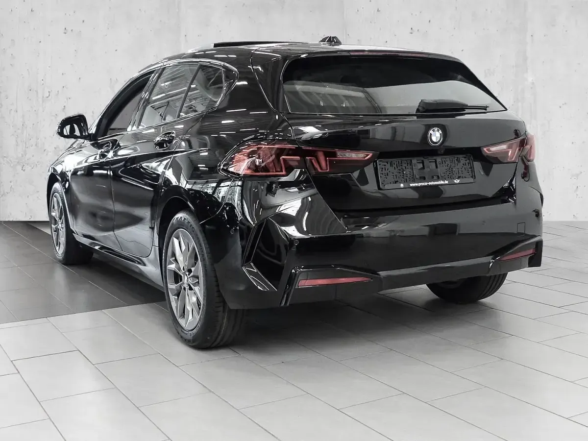 Neu BMW 116 122 PS (89 kW) 2026 Schwarz uni Kleinwagen
