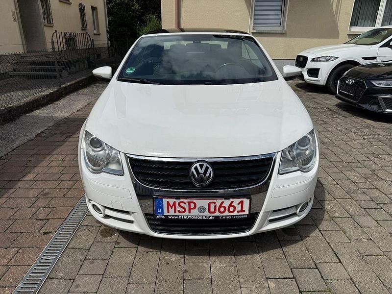 Weiß Gebraucht 2010 VW Eos Cabrio | 4.900 € (Guter Preis) - Bild 1/4