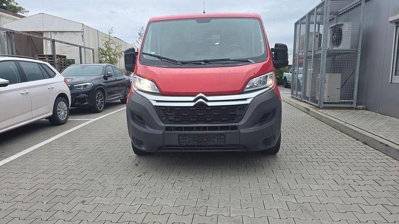 Rot Gebraucht 2017 Citroën Jumper Start Van / Kleinbus | 8.900 € (Superpreis) - Bild 1/4